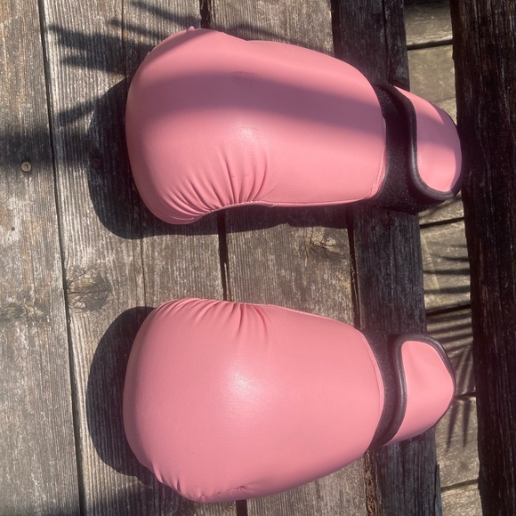 Pink Boxing Gloves - Picture 3 of 6